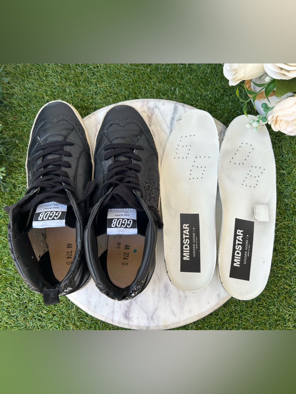 GOLDEN GOOSE
Women'Mid Star in black Zappa with black glitter star Sz 40 
$695 - Picture 14 of 17